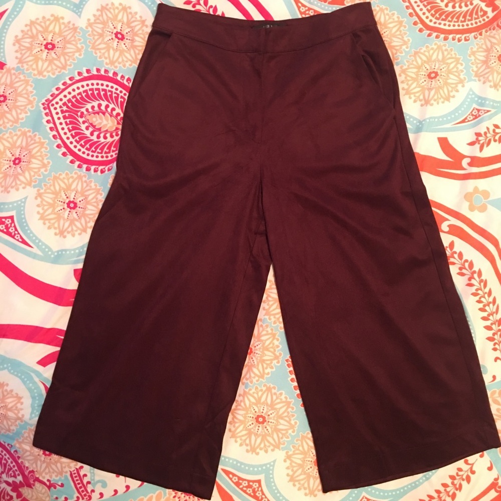 FOREVER 21 wide leg Capri NWOT sz small